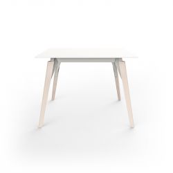 Table Faz Wood plateau HPL blanc intégral, pieds chêne blanchis, Vondom, 100x100xH74 cm