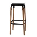 Tabouret Steelwood Magis pieds en chêne naturel, assise noire hauteur d'assise 78 cm