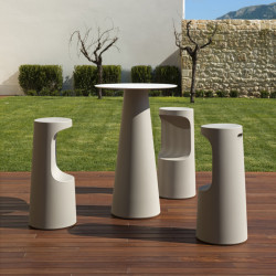 Mange debout design Fura rond, Plust Collection base sable, plateau blanc diamètre 60 cm