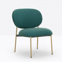 Lot de deux petits fauteuils design confortable, Blume 2951, Pedrali, tissu Relate Kvadrat, bleu, structure laiton, 63x63xH76,5 